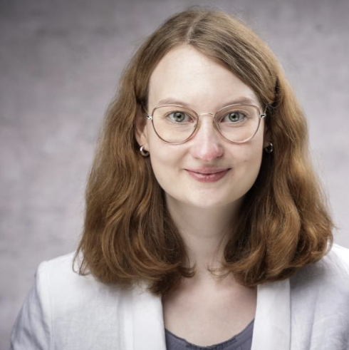 Dr. Julia Jennifer Beine